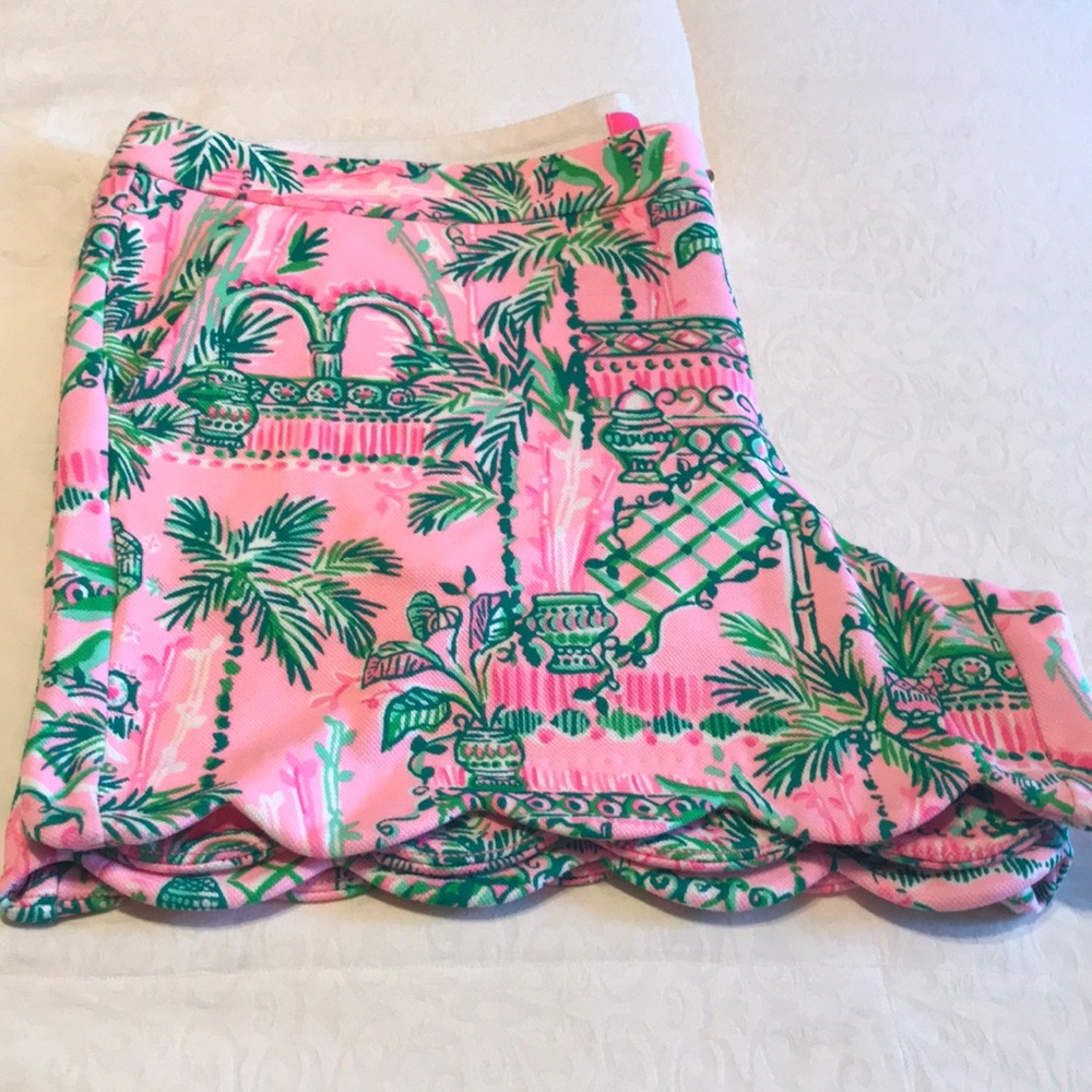 NWT Lilly Pulitzer Buttercup shorts size 14